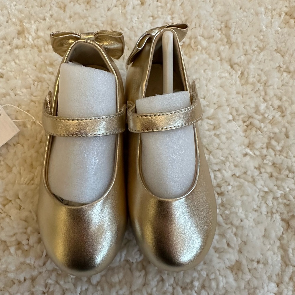 Gold Kids Shoes with Bow, toddler size 7